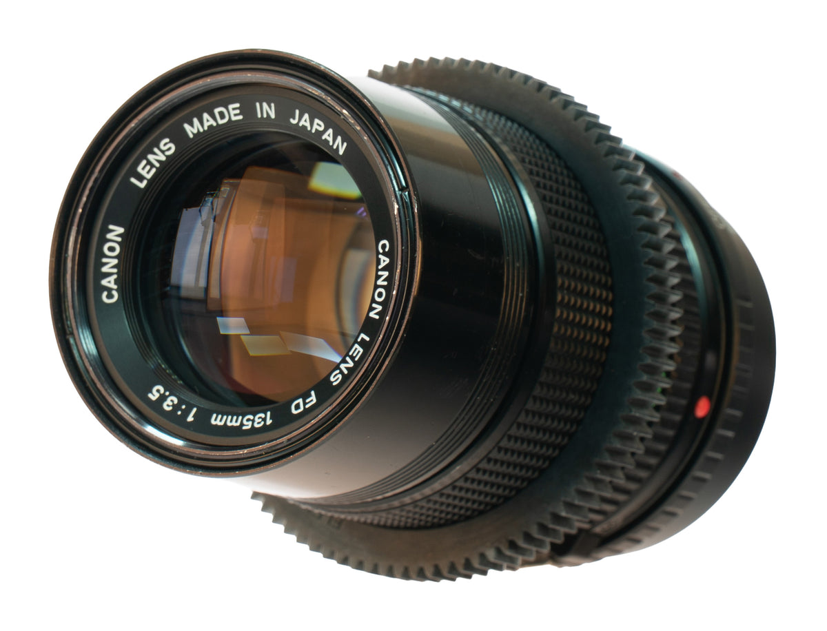 Canon FD 135mm F3.5 Cine Mod Prime w/ Blue Anamorphic Bokeh & Flare | Sony E!